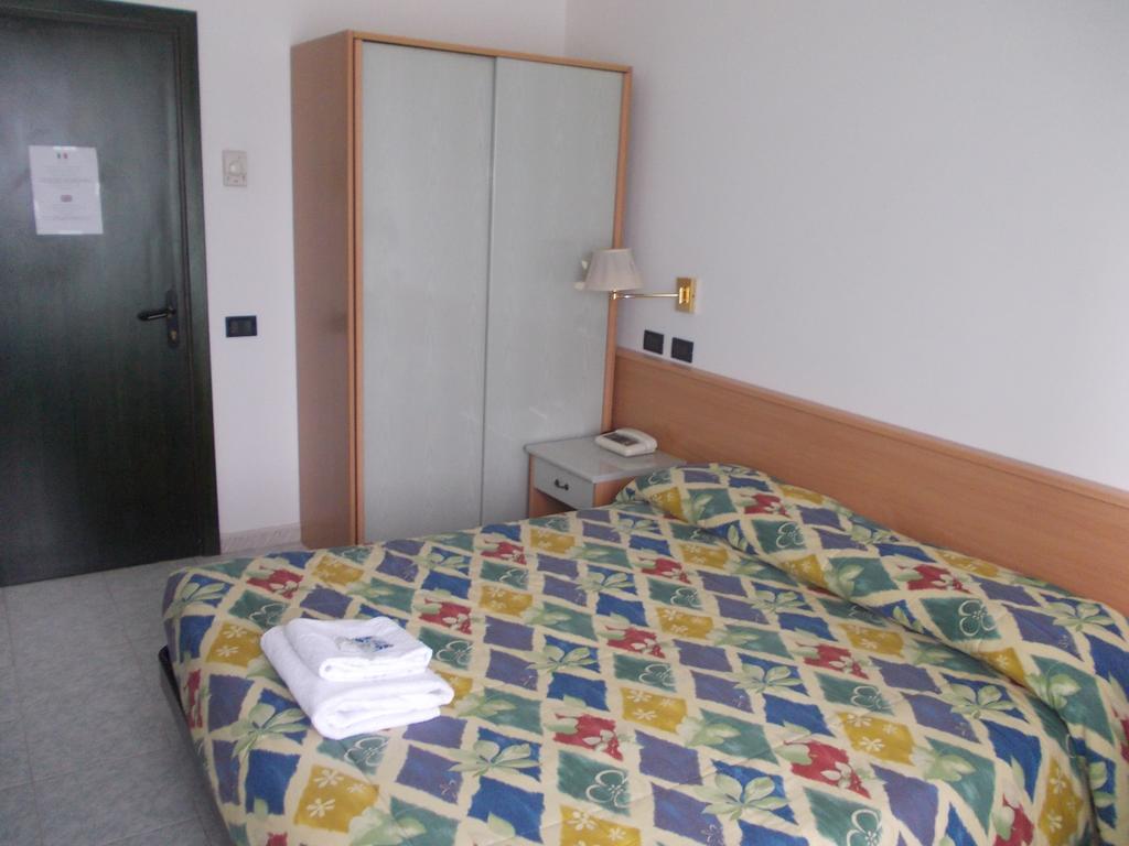 Scacco Rosso Hotel Sant'Egidio alla Vibrata Ruang foto