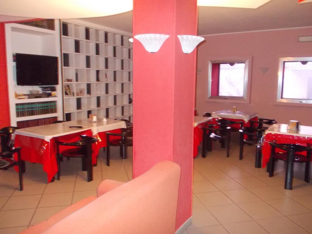 Scacco Rosso Hotel Sant'Egidio alla Vibrata Bagian luar foto