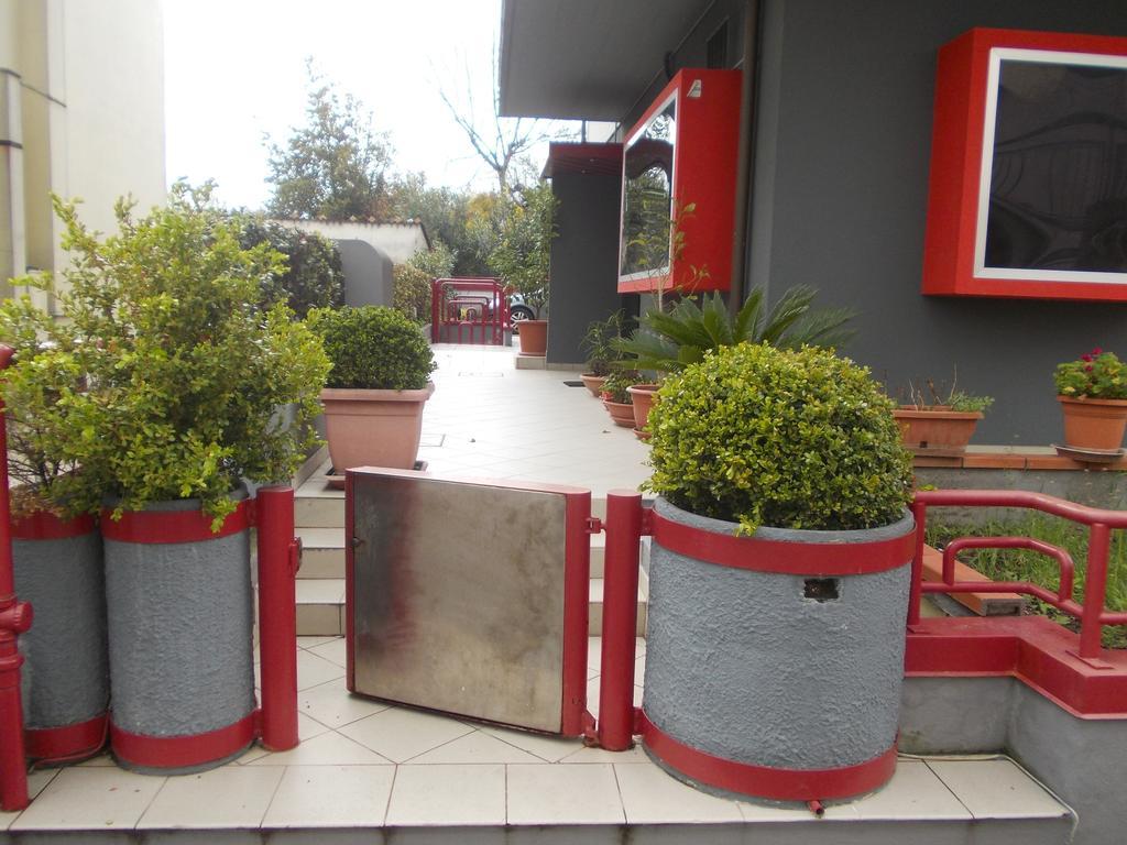 Scacco Rosso Hotel Sant'Egidio alla Vibrata Bagian luar foto